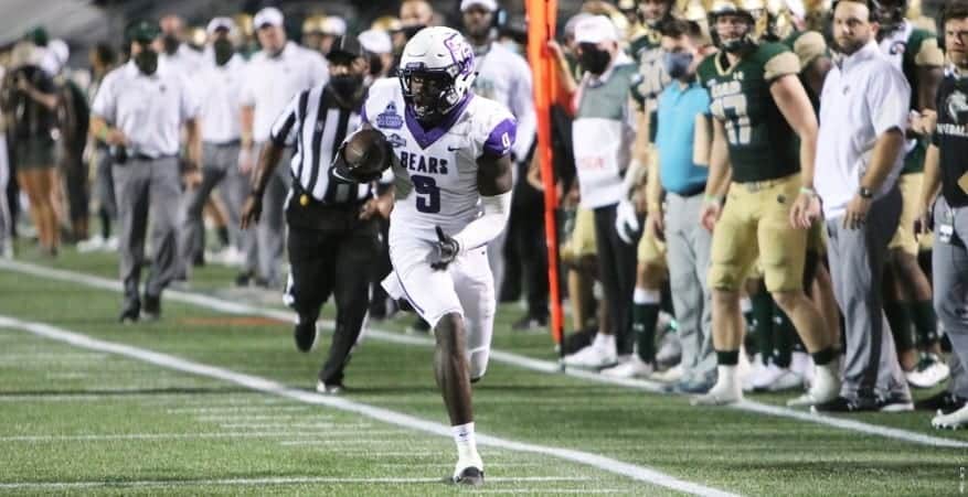 2020 FCS Jersey Countdown: 9 — The Best Player Who Wears No. 9 Is UCA's Robert  Rochell - HERO Sports