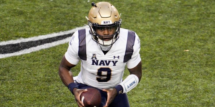 Navy quarterback Maasai Maynor