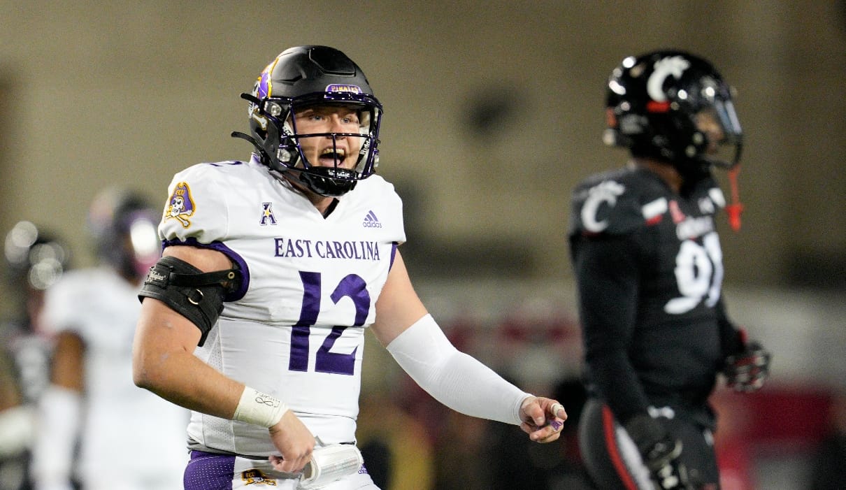 Local QB Holton Ahlers Enjoyed Quite A Career At ECU - HERO Sports