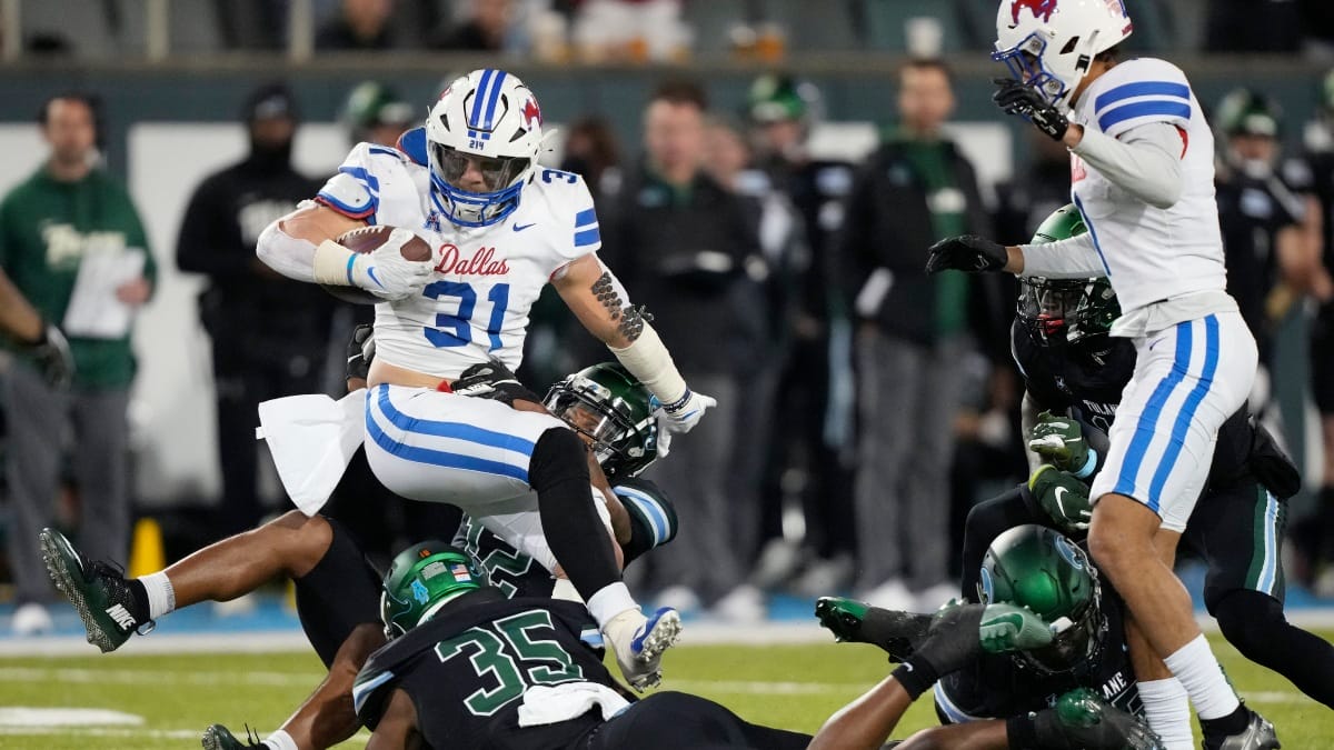 Southern Methodist running back Tyler Lavine