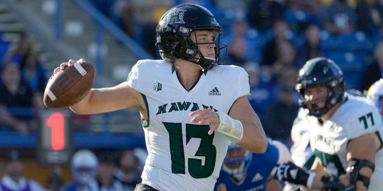 Hawaii quarterback Brayden Schager