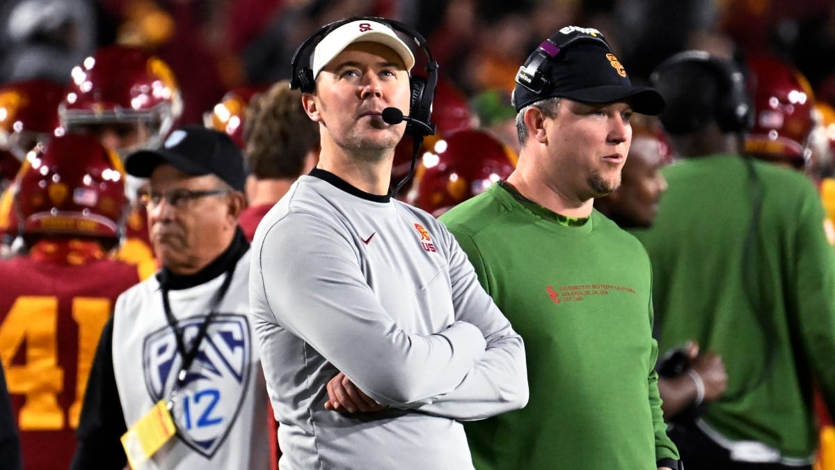 USC coach Lincoln Riley