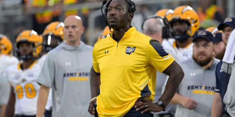 Kent State head coach Kenni Burns