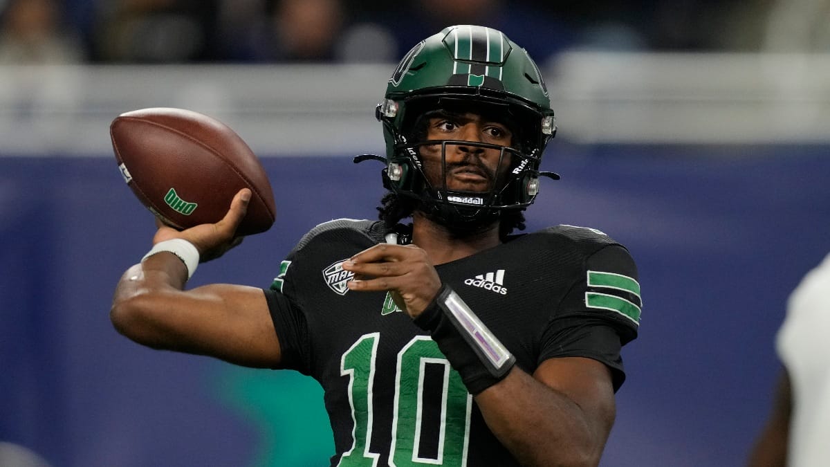 Ohio quarterback CJ Harris