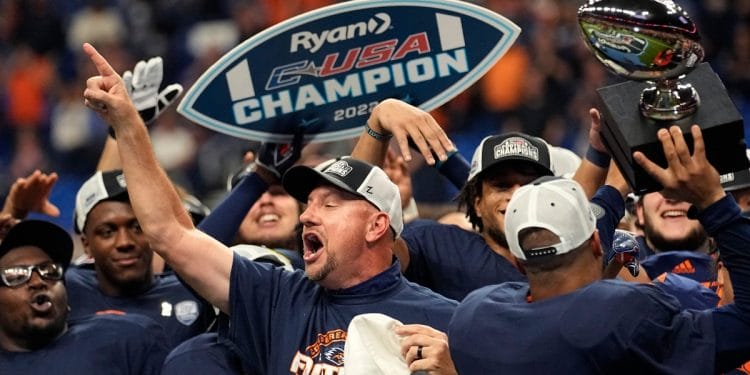 UTSA coach Jeff Traylor