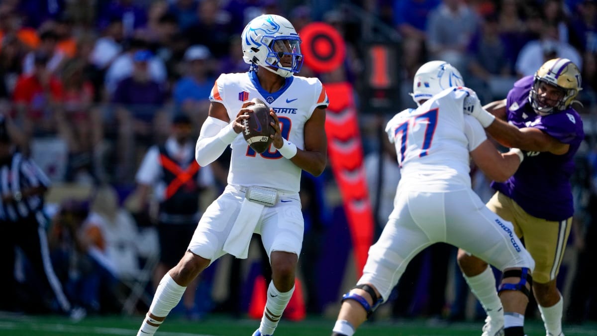 Boise State quarterback Taylen Green