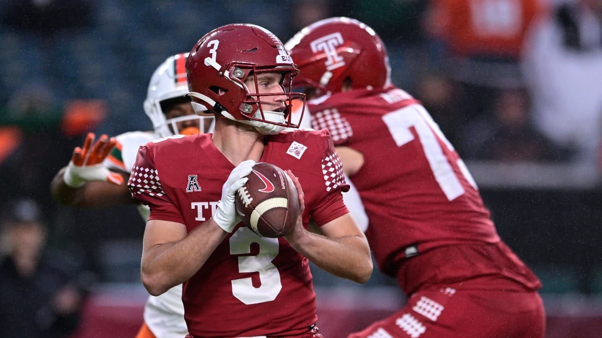 Temple quarterback E.J. Warner