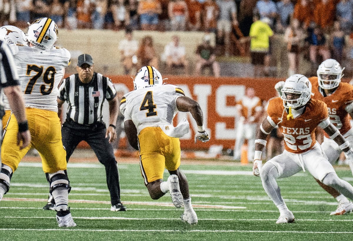 Wyoming running back Harrison Waylee