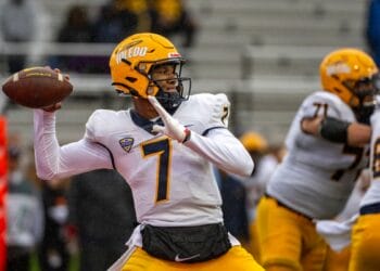 Toledo quarterback Dequan Finn