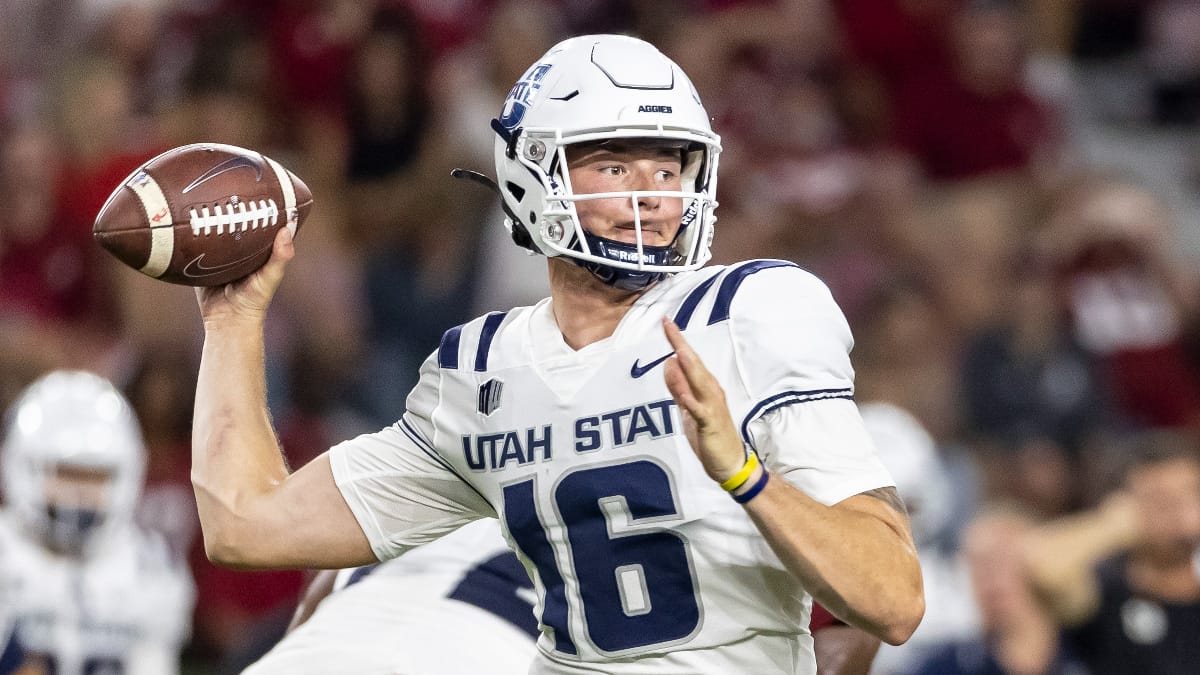 Utah State quarterback Levi Williams