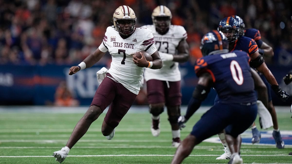 Texas State quarterback TJ Finley