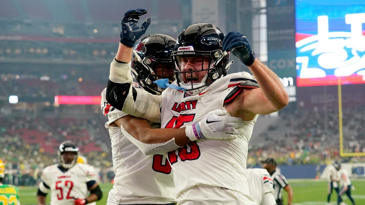 Liberty tight end Bentley Hanshaw