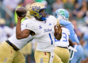 Tulsa quarterback Braylon Braxton