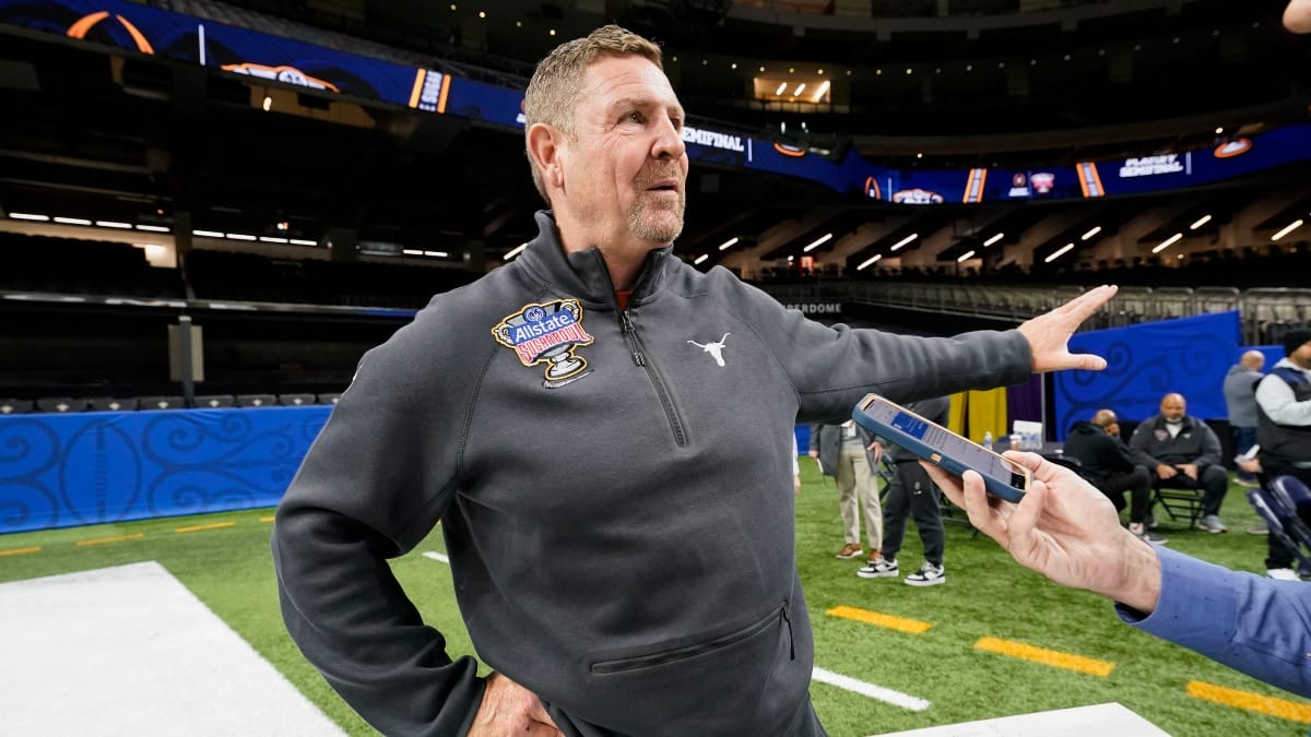 Texas linebackers coach Jeff Choate