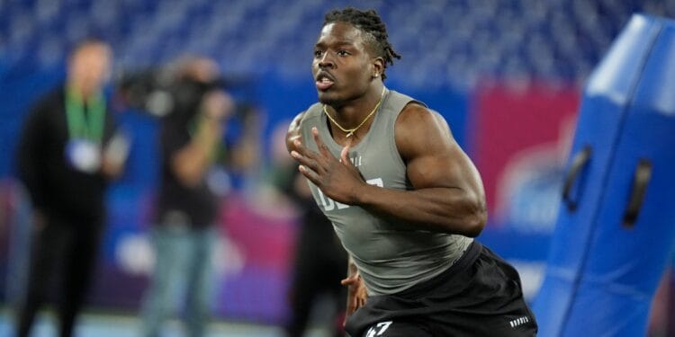 Troy defensive lineman Javon Solomon