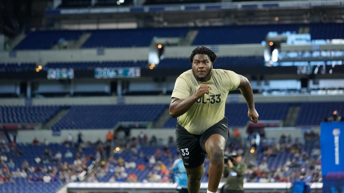 Connecticut offensive lineman Christian Haynes