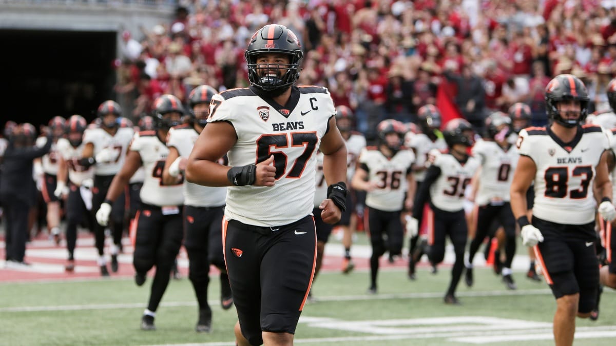 Oregon State offensive lineman Joshua Gray