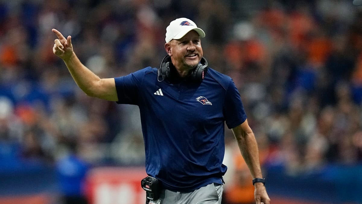 UTSA head coach Jeff Traylor