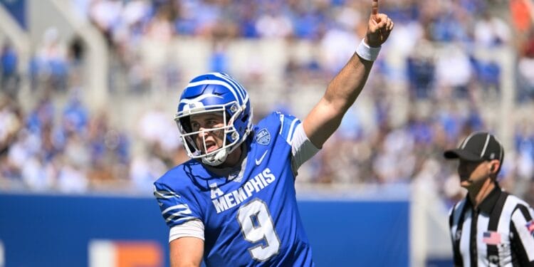 Memphis QB Seth Henigan