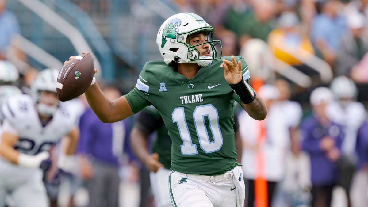 Tulane quarterback Darian Mensah