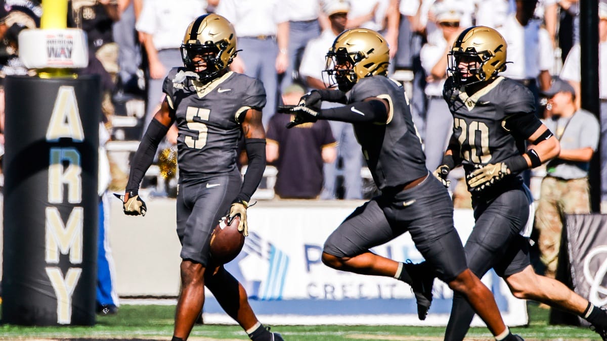 Army cornerback Justin Weaver