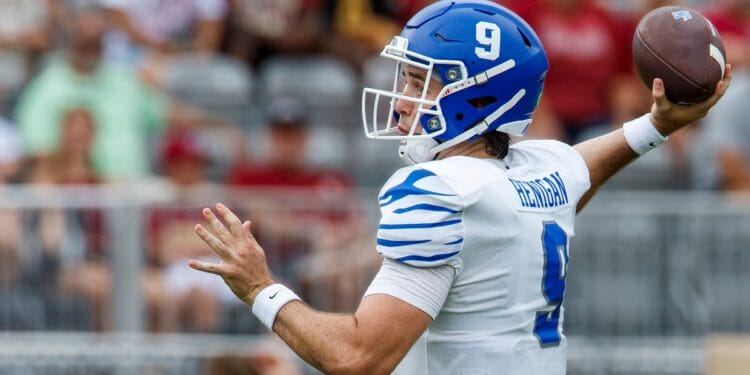 Memphis Tigers QB Seth Henigan