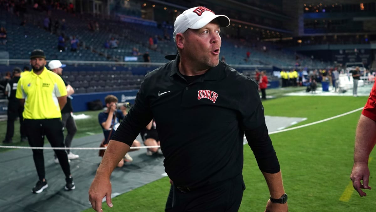 UNLV HC Barry Odom