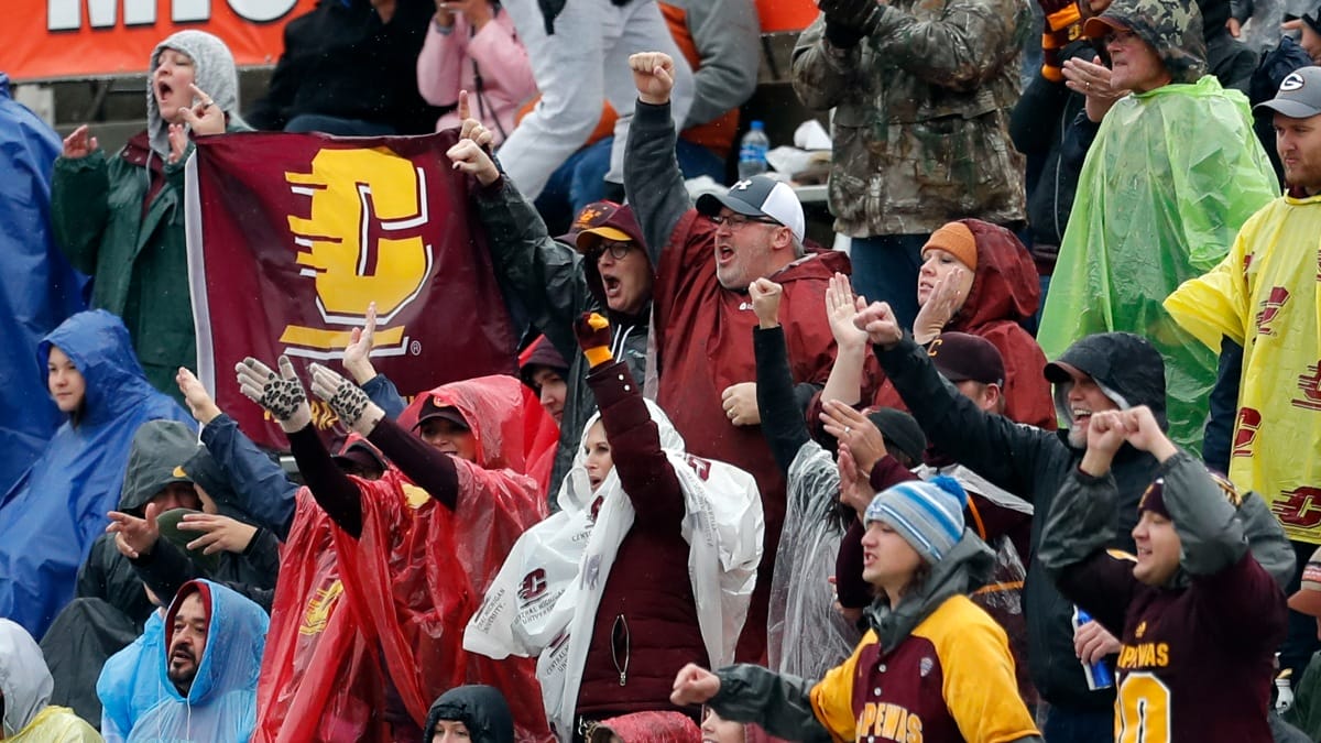 Central Michigan fans
