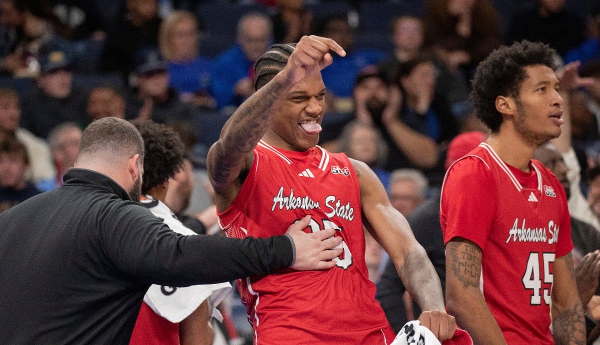 Arkansas State forward Izaiyah Nelson