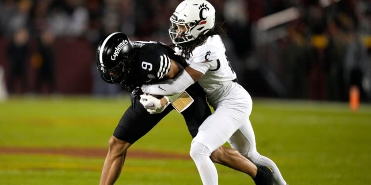 Cincinnati defensive back Kalen Carroll