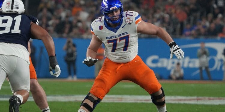 Boise State offensive tackle Kage Casey