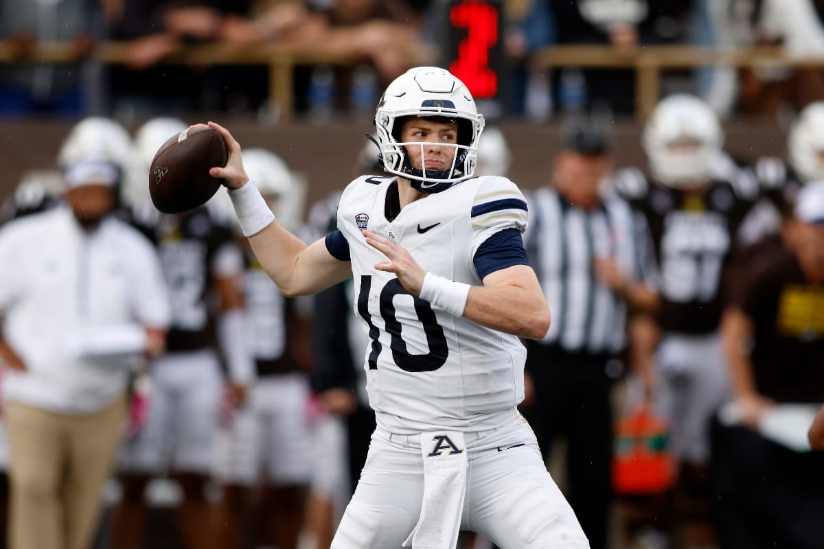 Akron quarterback Ben Finley