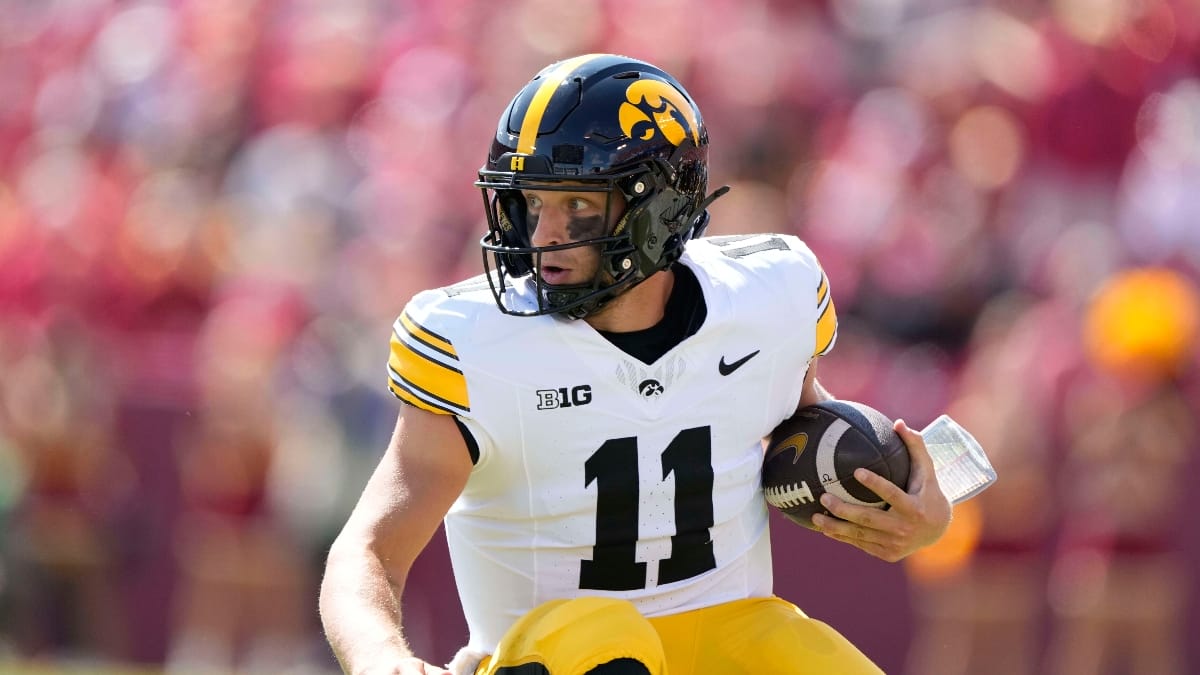 Iowa quarterback Mark Gronowski