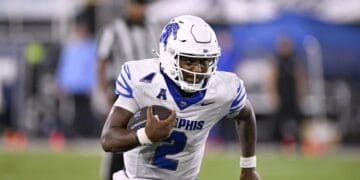 Memphis QB Brendon Lewis
