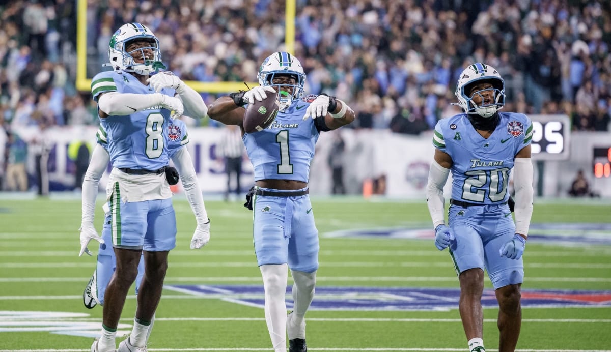 Tulane safety Jack Tchienchou