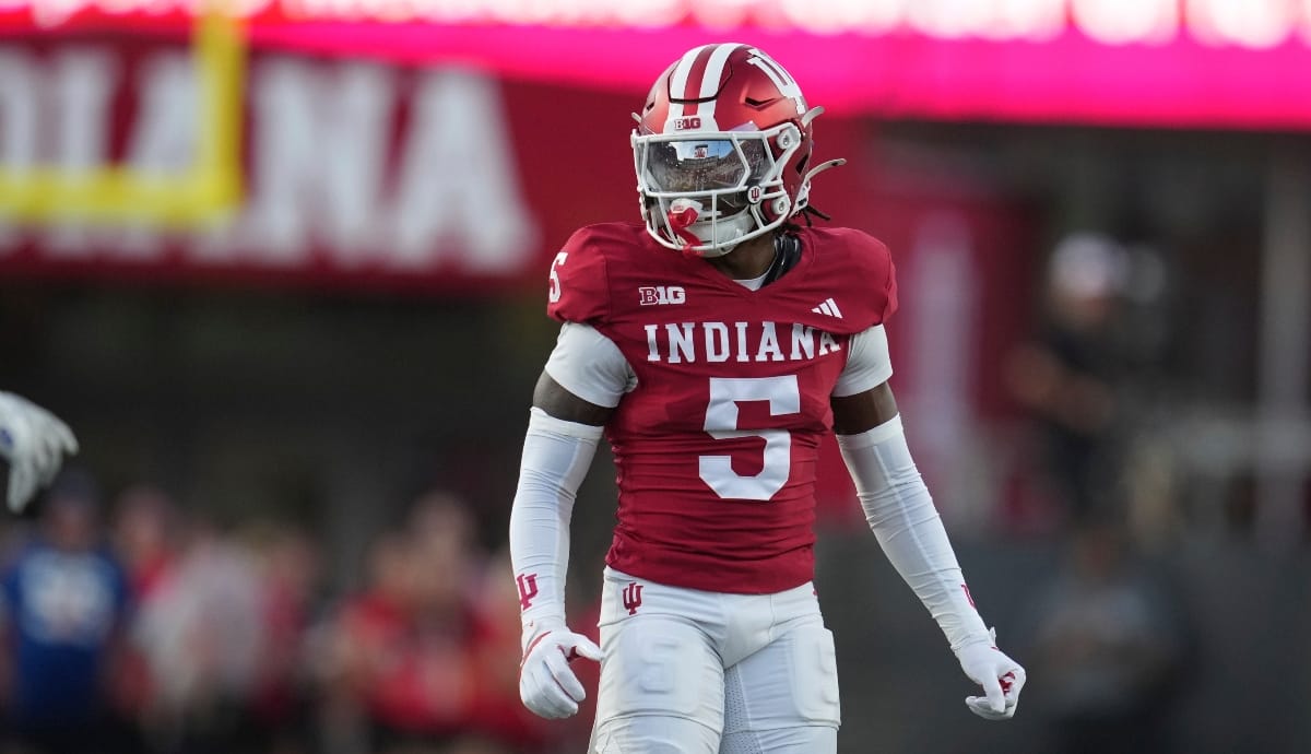 Indiana defensive back D'Angelo Ponds