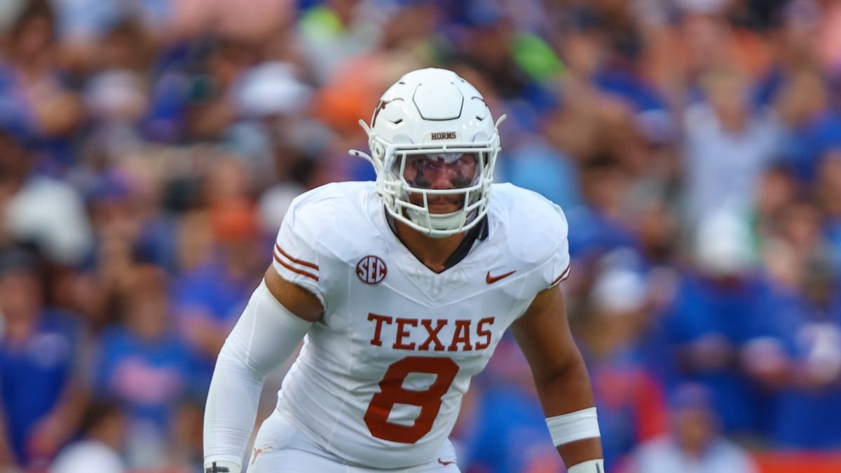 Texas linebacker Trey Moore