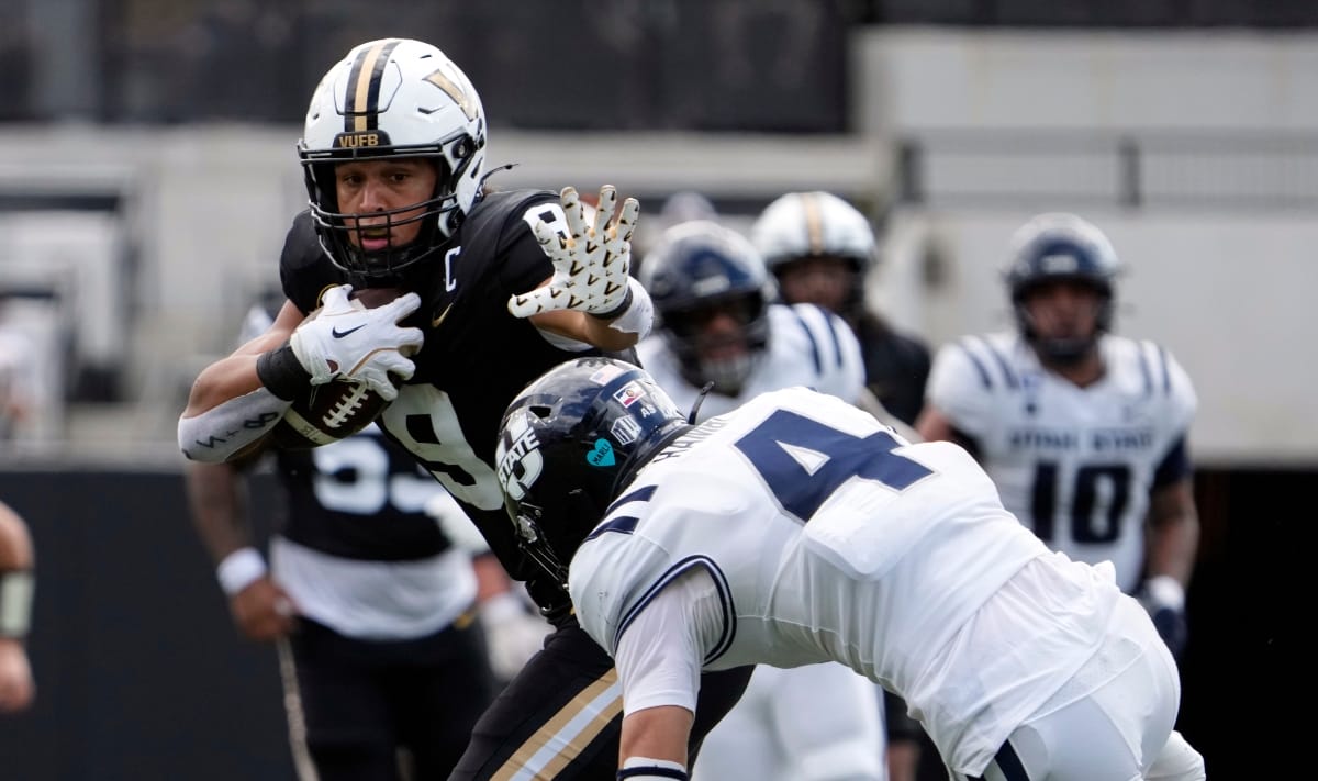 Vanderbilt tight end Eli Stowers